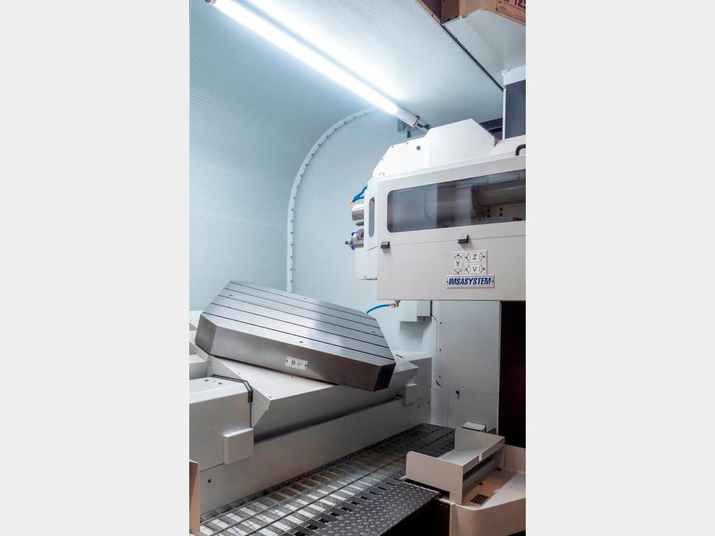 Rotary/Tilting table, infinite position, for compound-angle machining on IMSA Gun Drill MF1250/2FL